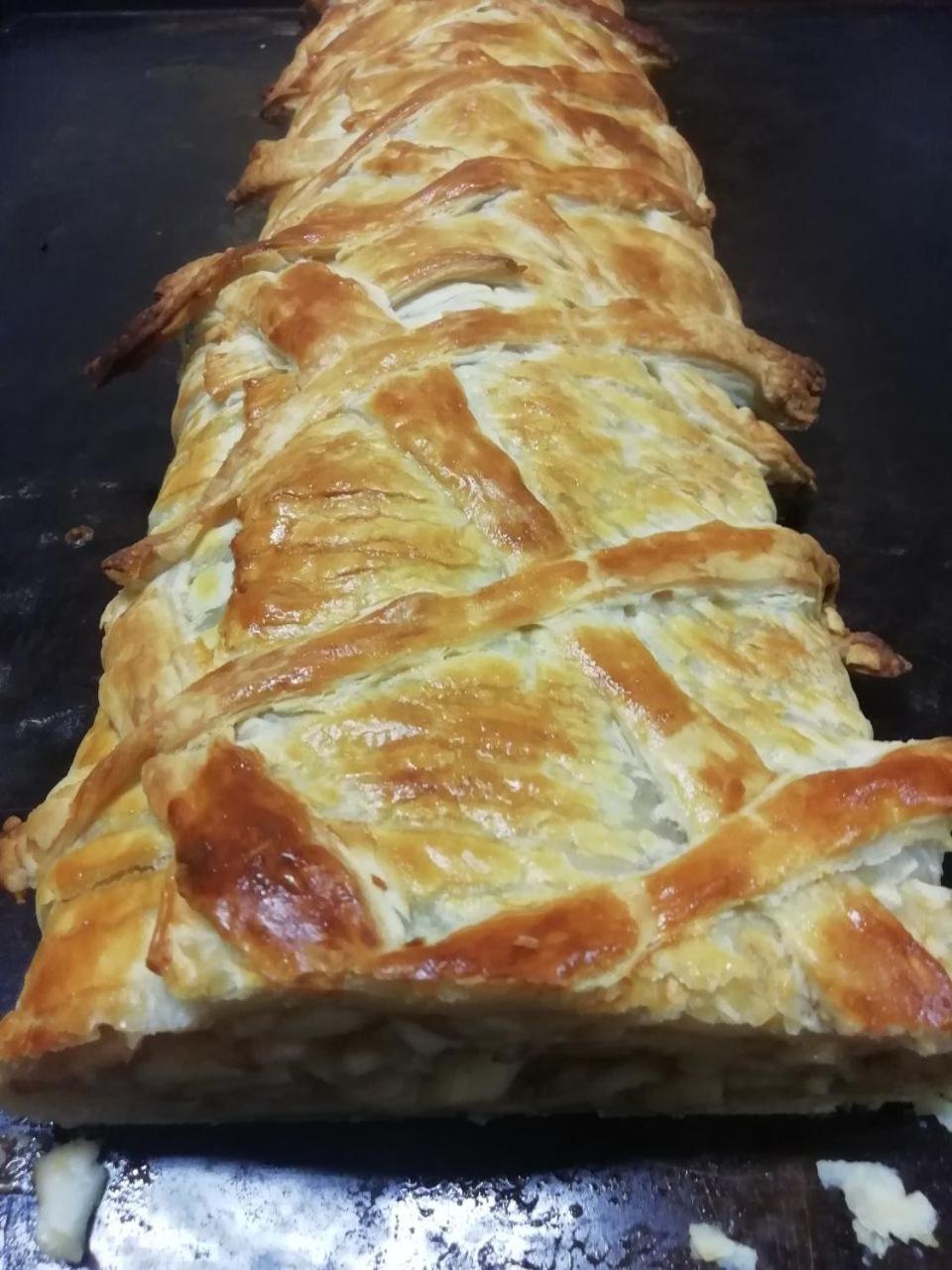مبيت وإفطار بارشينيس Cafe Rudi Living المظهر الخارجي الصورة